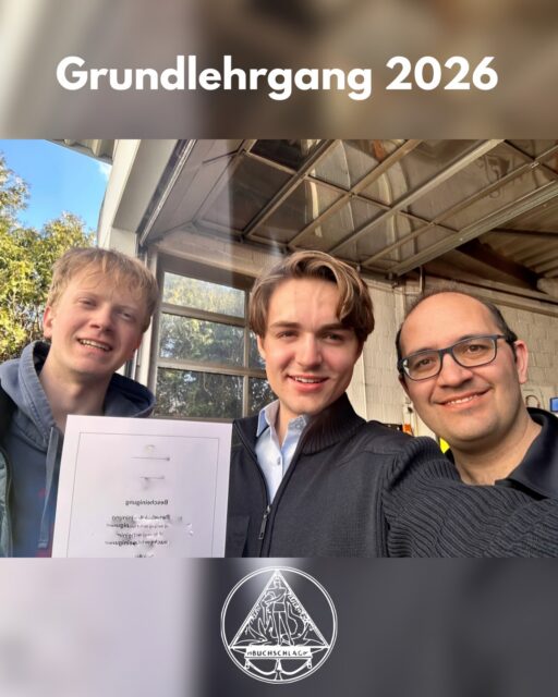 3 neue Truppmänner der Feuerwehr Dreieich-Buchschlag!

Beim ersten Truppmann I Lehrgang diesen Jahres konnten drei Kollegen aus Buchschlag erfolgreich ihre Grundlagen und Fähigkeiten verfeinern. 

Der Truppmann I Lehrgang ist der erste Teil der Truppführer Ausbildung. 

Wir bedanken uns bei der @feuerwehrlangen für die Gastfreundschaft während des Lehrgangs sowie bei allen Ausbildenden und den Kameraden für die produktive Zusammenarbeit. Auf viele erfolgreiche Einsätze!

©️Alle Fotos: Feuerwehr Langen
  #feuerwehr #dreieich #buchschlag #langen